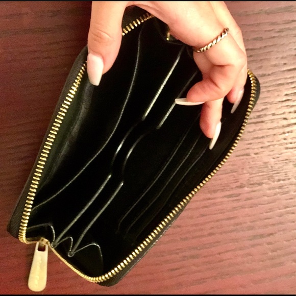 Michael Kors Wallet ✨ - Picture 3 of 3